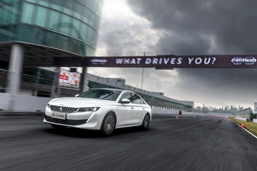  Peugeot 508L GT 2018 года  (CN) (фото 31 из 40)